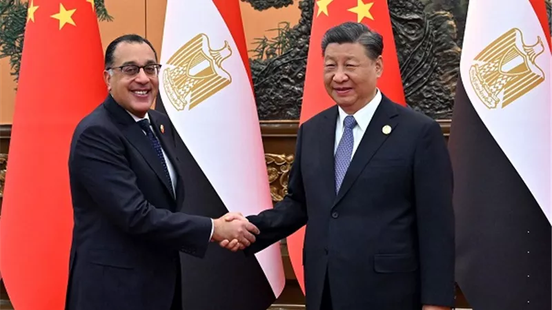 الرئيس الصيني يستقبل مصطفى مدبولي بقاعة الشعب الكبرى