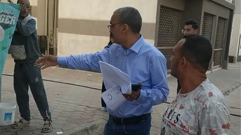 رئيس جهاز بدر يقود حملة مكبرة لإزالة الإشغالات من شوارع .. بالصور