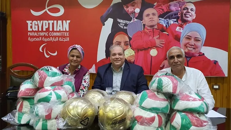 الاتحاد البارالمبى للطائرة يسلم كرة المونديال للجنة المنظمة