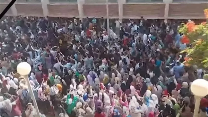 مسيرات في جامعات مصرية تأييدا لموقف الرئيس السيسي الرافض لتهجير سكان غزة قسريا