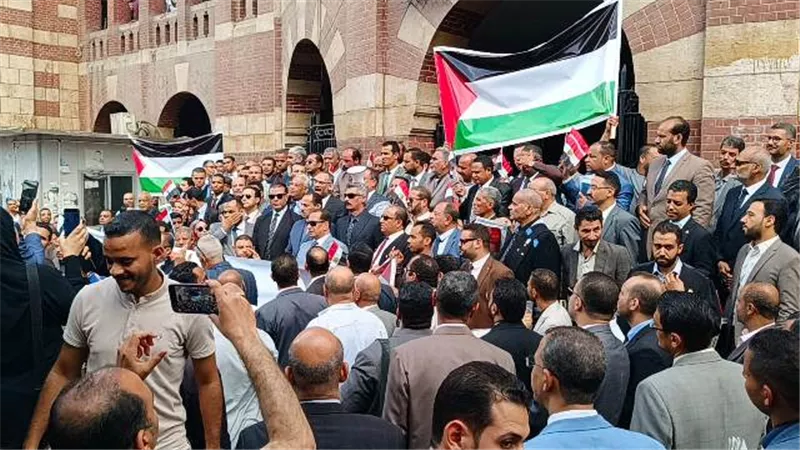 جامعة أسيوط تنتفض ضد الكيان الصهيوني في مسيرة حاشدة للطلاب