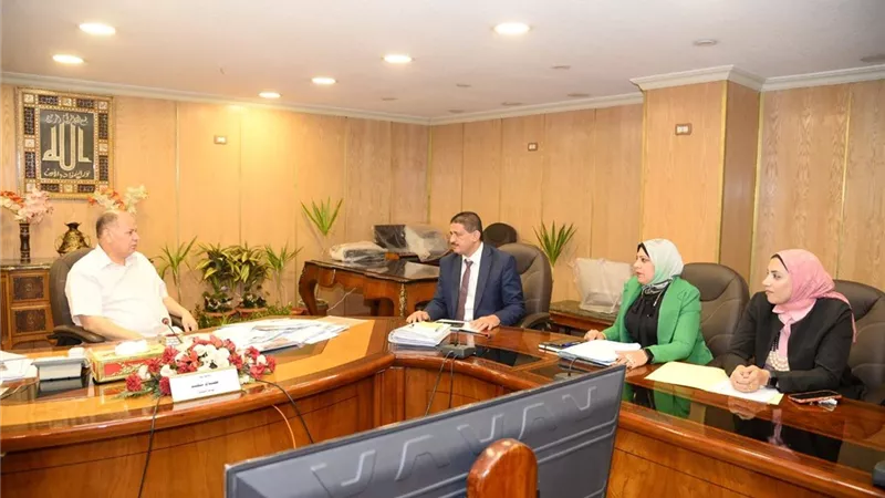 سعد يناقش الموقف التنفيذى لمشروعات حياة كريمة