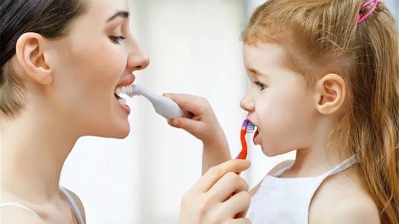 خطوات بسيطة للحصول على اسنان لامعه