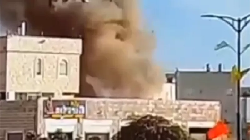 سقوط صاروخ على مبنى شمال إسرائيل من المقاومة فى غزة
