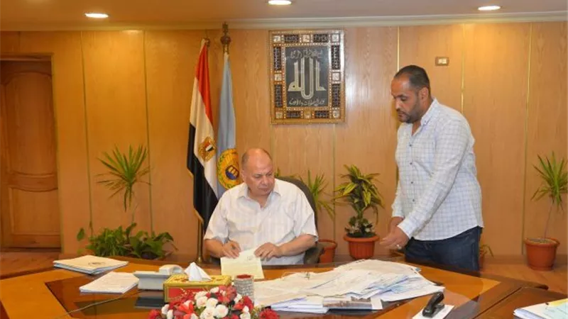 محافظ أسيوط يتابع توفيق أوضاع الكنائس والمباني الخدمية