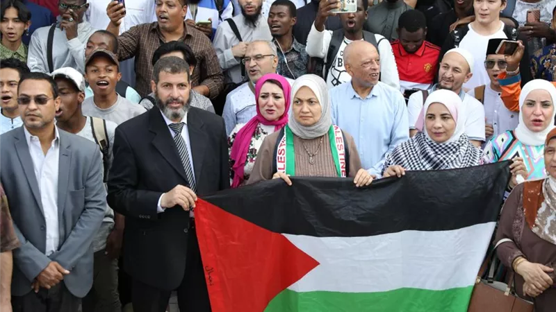 وقفة تضامنية مع غزة للطلاب الوافدين والعاملين بالبعوث الإسلامية
