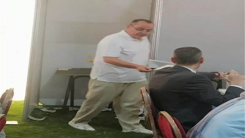 طارق يحيى يدلي بصوته فى انتخابات الزمالك