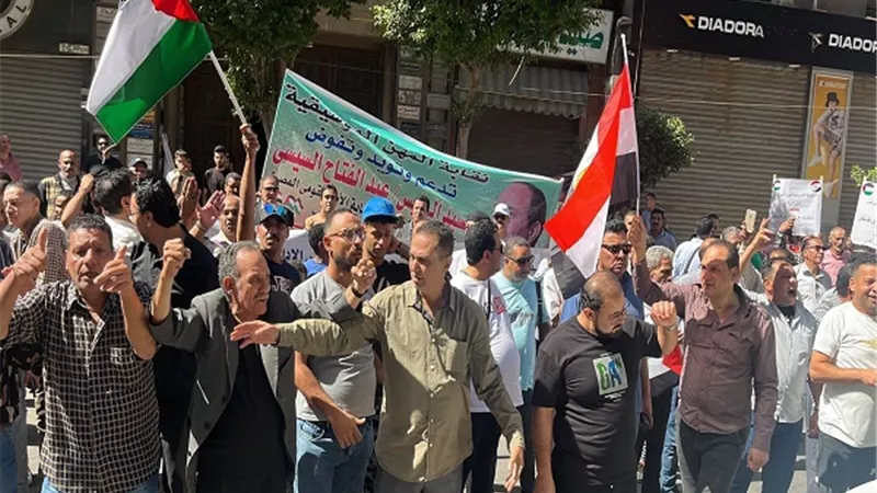 مسيرة اعضاء المهن الموسيقية فى الطريق إلى المنصة دعما لموقف مصر من القضية الفلسطينية