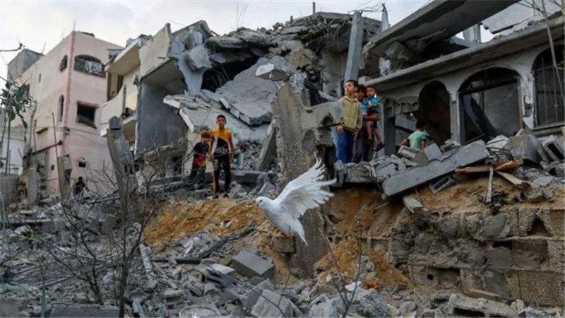 الآلاف يصلون ويتظاهرون في بغداد تنديدا بالقصف الإسرائيلي لغزة