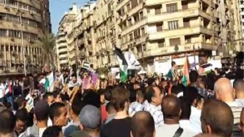 مسيرة بميدان التحرير رفضا لمخطط تهجير الفلسطينيين لسيناء ودعما لموقف مصر
