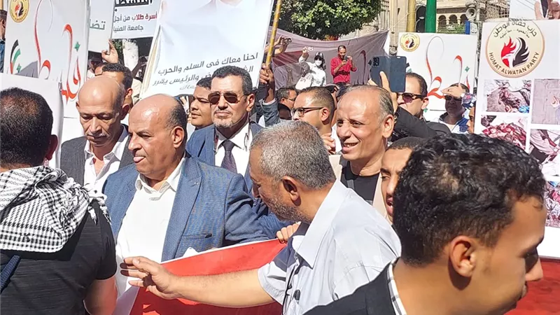 حماة الوطن ينظم مسيرة ضخمة لدعم السيسي والتنديد بالإجرام الصهيوني
