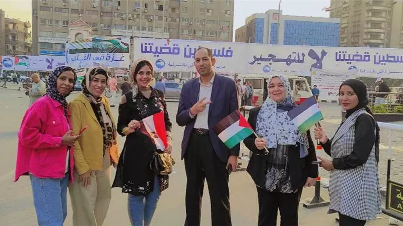 لجنة نقابة الصحفيين بالشرقية تشارك فى الوقفة التضامنية