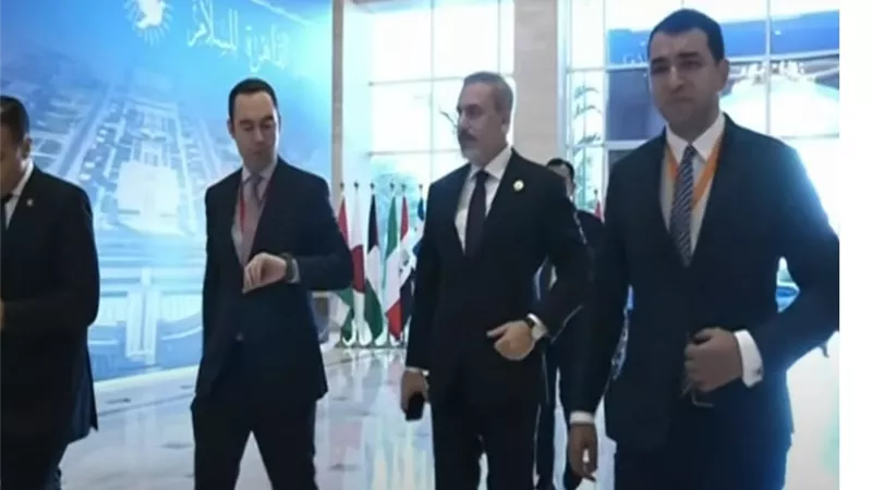 توافد القادة والزعماء إلى مقر انعقاد قمة القاهرة للسلام بالعاصمة الإدارية