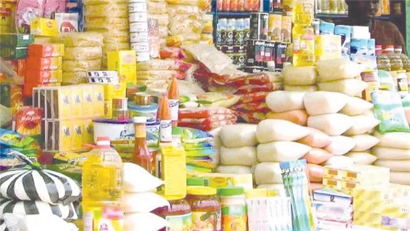 بعد تخفيضها بنسبة 25 %.. أسعار السلع الأساسية بالمجمعات الاستهلاكية