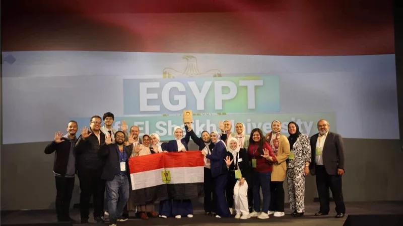 أيمن عاشور يُهنئ الفرق الطلابية الفائزة في مسابقة 