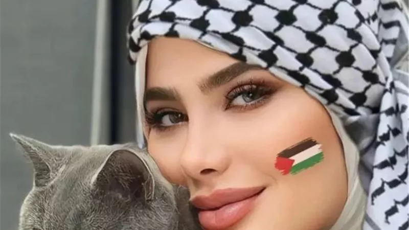 بحجاب وعلم فلسطين.. انجى خورى تدعم شعب غزة