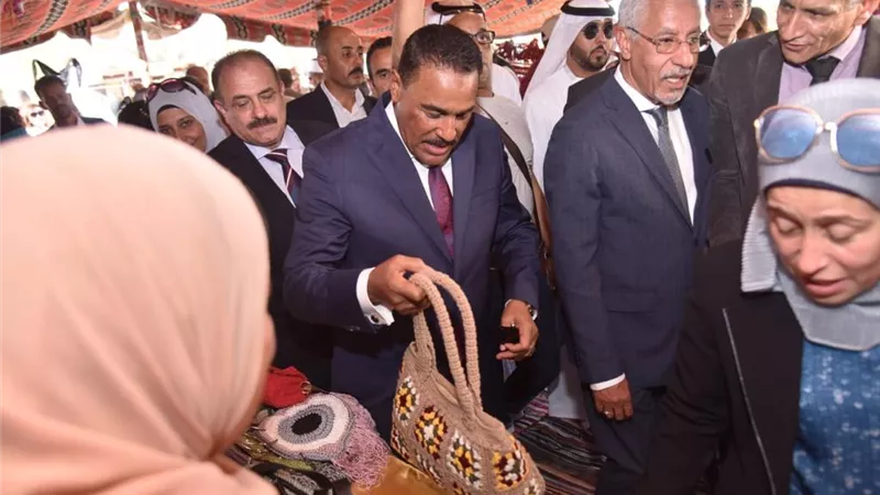 اقبال جماهيرى على معرض المنتجات اليدوية والحرفية بمهرجان التمور بسيوة