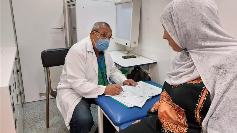 علاج ١٧٣١ مواطنا بالمجان في قافلة طبية بدمياط
