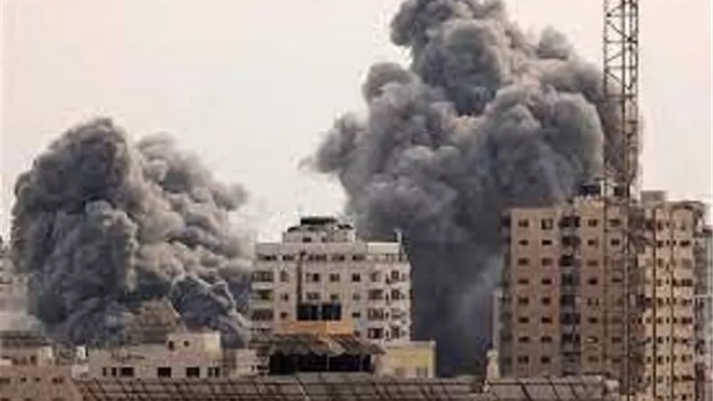 القاهرة الإخبارية: استمرار القصف داخل رفح الفلسطينية يعيق دخول المساعدات