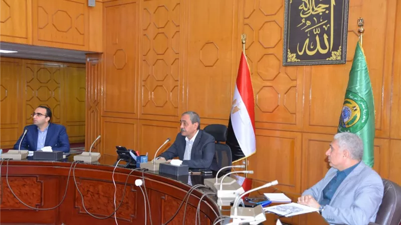 تفاصيل اجتماع محافظ الإسماعيلية باللجنة العليا للنقل والمرور