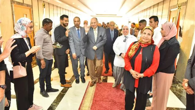 محافظ أسيوط يشهد افتتاح العيادة الخارجية بجامعة سفنكس