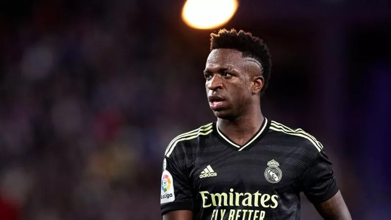 لاعبو ريال مدريد يتضامنون مع فينيسيوس