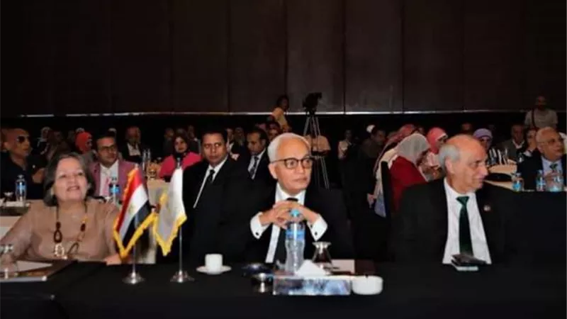 وزير التربية يشهد إطلاق ورشة عمل تعزيز مهارات القراءة والكتابة