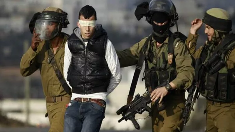 الاحتلال الإسرائيلي يعتقل 102 فلسطيني من الضفة الغربية