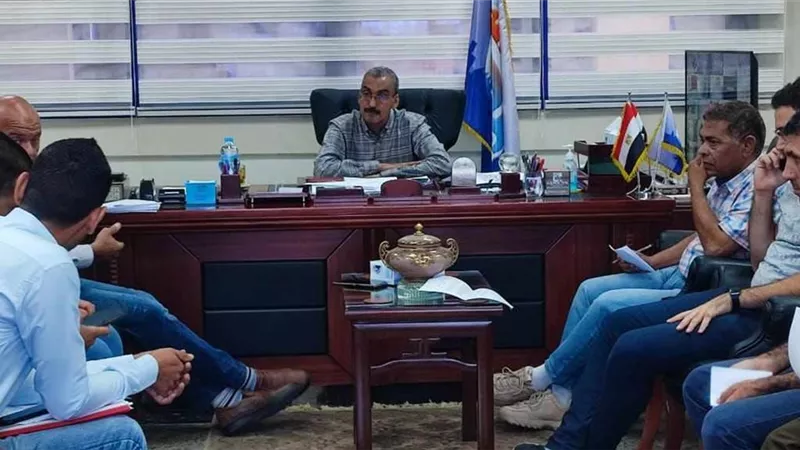 رئيس جهاز مدينة بدر يستمع لآراء وشكاوى السكان لتسهيل الإجراءات اللازمة