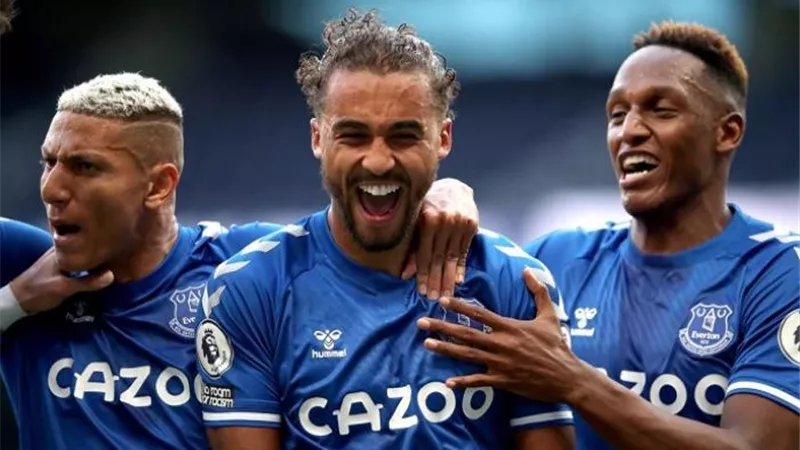 نجم جديد بالبريميرليج يقترب من الدوري السعودي