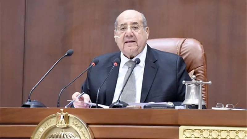 رئيس الشيوخ يعاتب وزراء بسبب غيابهم عن 