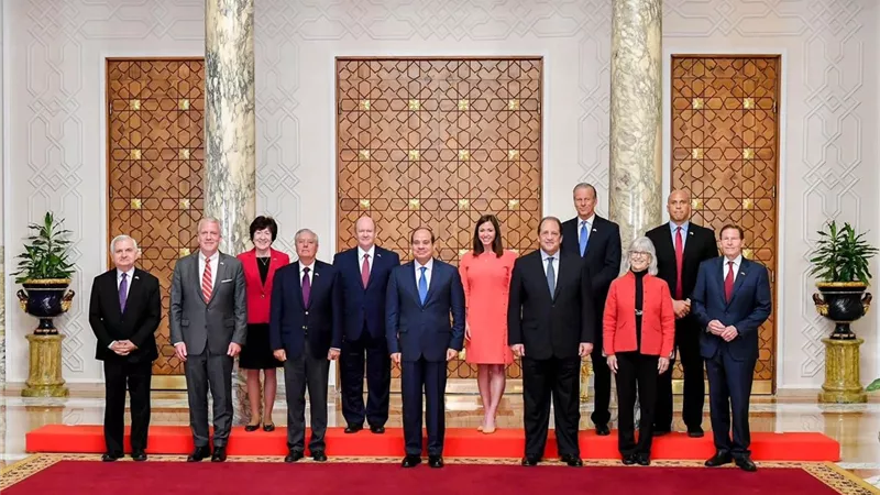 السيسي لوفد مجلس الشيوخ الأمريكي: لا بد من إحياء مسار السلام.. وموقفنا ثابت برفض استهداف المدنيين