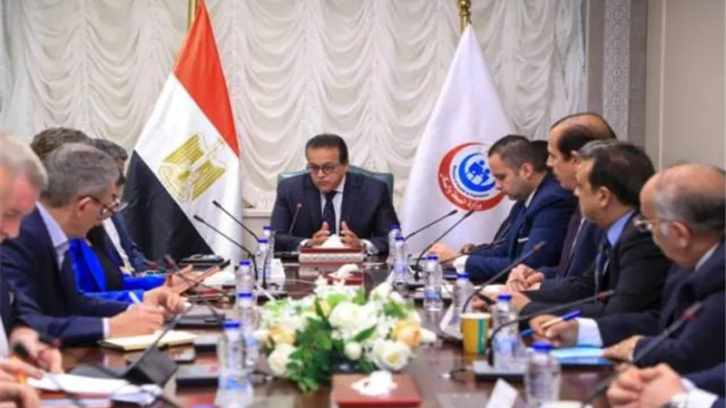 وزير الصحة يستقبل وفدًا من ممثلى المنظمات الأممية لتوفير المساعدات الطبية لغزة