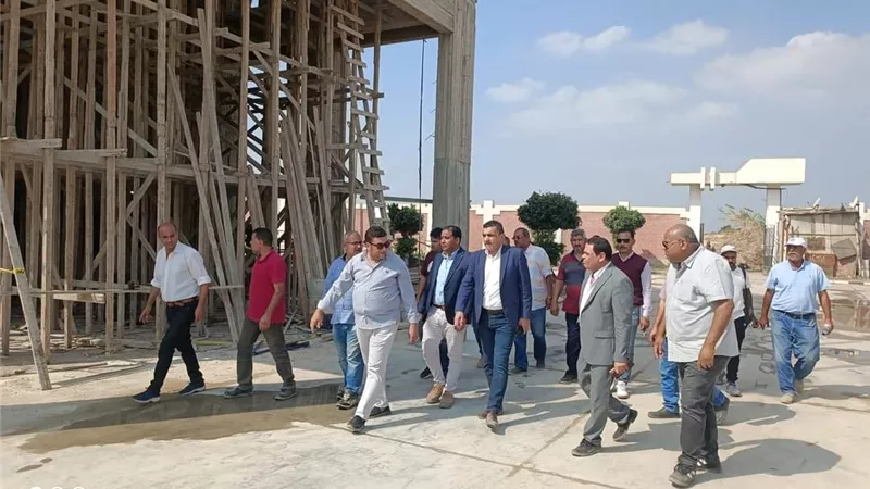 رشاد يتفقد مشروعات المياه بصحبة مساعد نائب رئيس الهيئة للمرافق