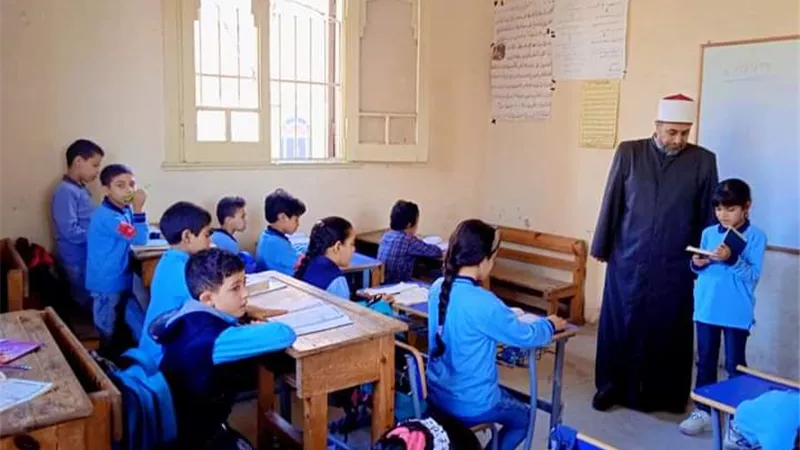 الجنيدى يتابع انتظام الدراسةبمجمع معاهد الصاغةبغرب الزقازيق