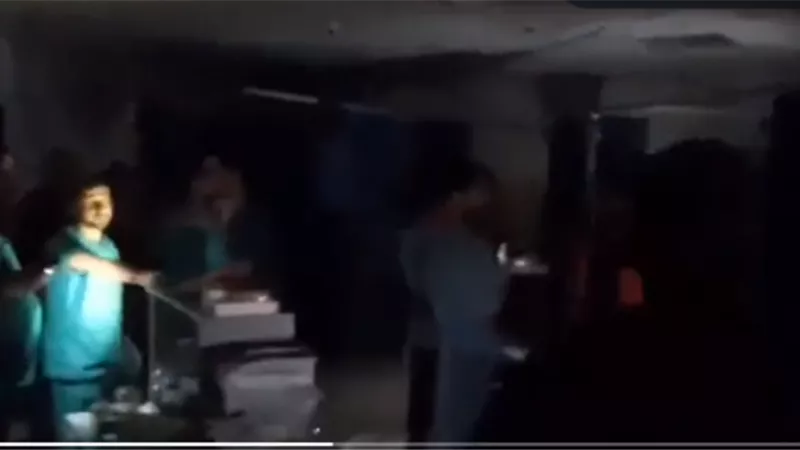 مستشفيات غزة تواجه خطر الإغلاق بسبب انقطاع التيار الكهربائي