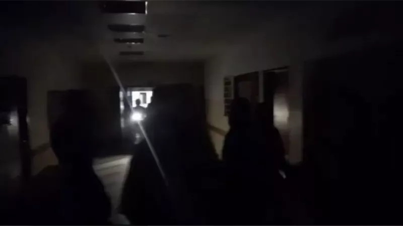 انقطاع الكهرباء عن المُستشفى الأندونيسي في شمال غزة بسبب نفاد الوقود