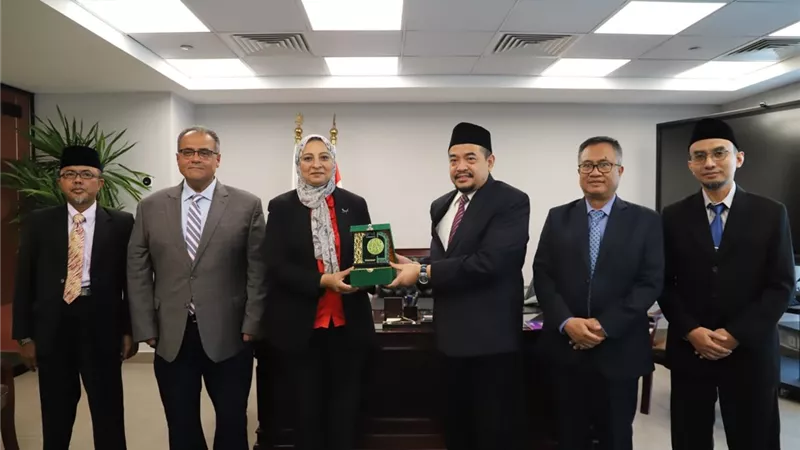 وفد من جامعة الأمين الإسلامية بإندونيسيا يزور جامعة عين شمس