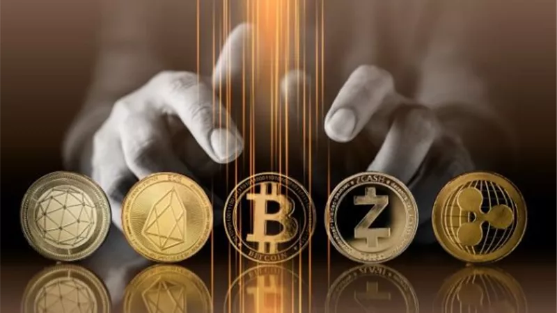 العملات الرقمية تحلق عاليًا وبيتكوين تكسب 11%