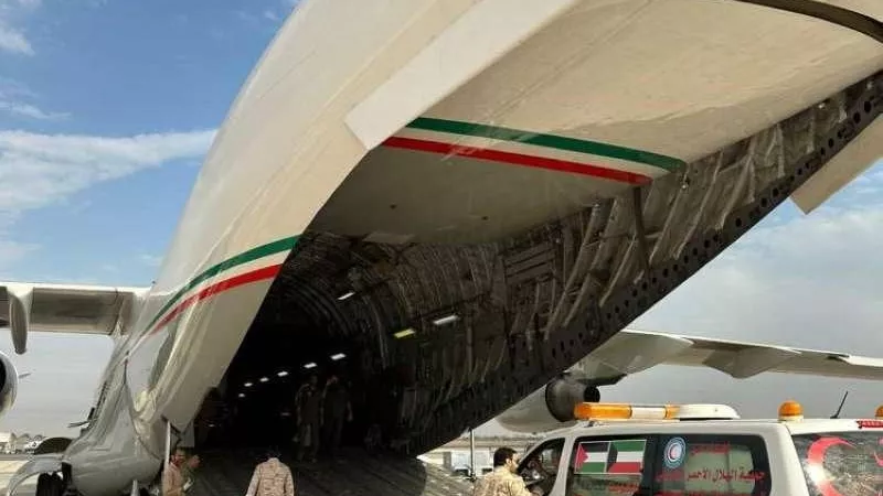 إقلاع الطائرة الثانية من الجسر الجوي الكويتي للعريش لإيصالها لغزة