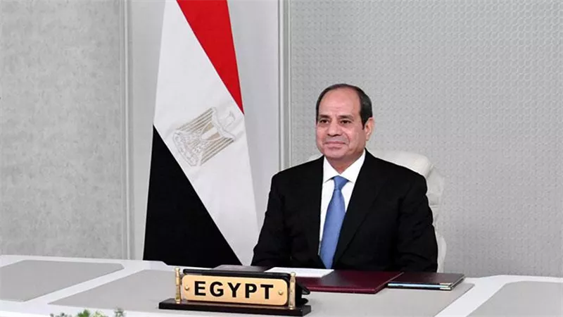 ماكرون: الرئيس السيسي يقوم بدور متميز لإيصال المساعدات لغزة