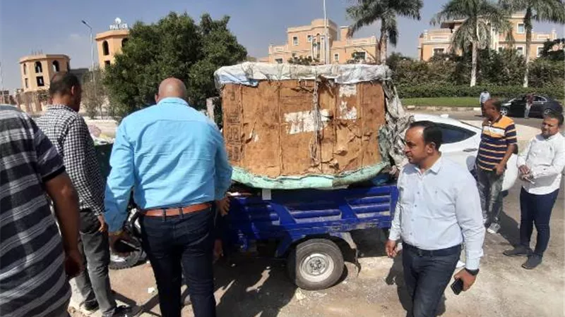 رئيس جهاز الشروق يقود حملة لضبط النباشين ويتحفظ على 6 تروسيكلات