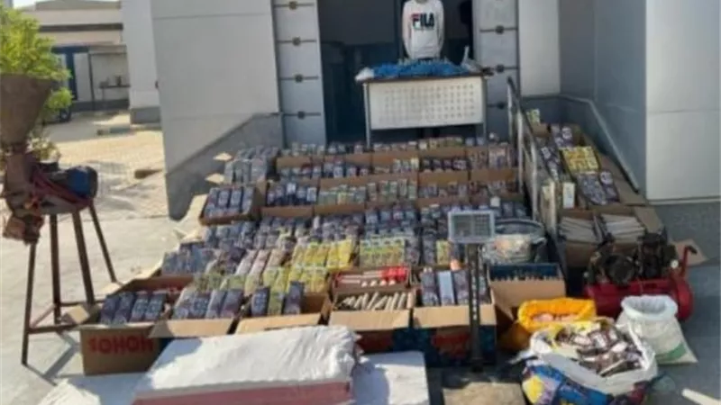 ضبط 3 أشخاص لقيامهم بتصنيع ألعاب نارية في الفيوم