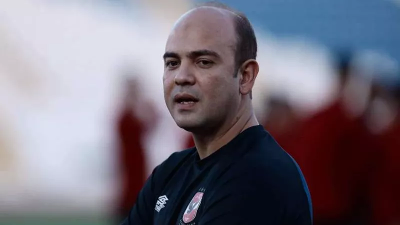 هل ملعب التتش يسبب إصابات للاعبين؟ .. شاهد أبو عبلة يجيب