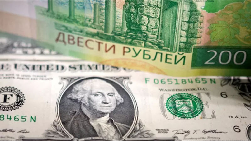 الدولار يتعافى بدعم من مسح إيجابي عن أنشطة الأعمال الأمريكية