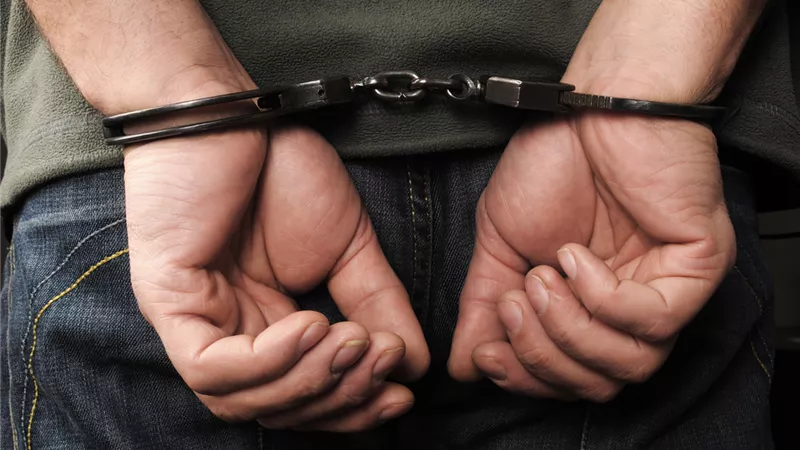 ضبط مالك مكتبة زور محررات حكومية ببني سويف