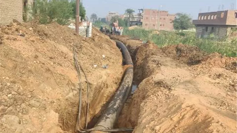 خطة الاحلال والتجديد تعزز الخدمة بمرفق المياه بمنطقة بمنفلوط