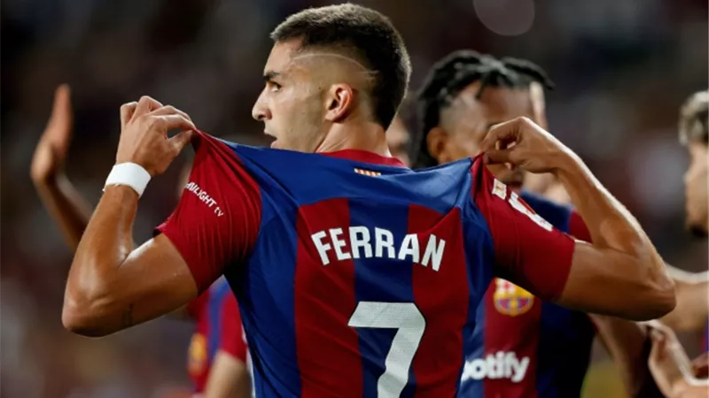 فيران توريس يقود هجوم برشلونة أمام شاختار في دوري أبطال أوروبا