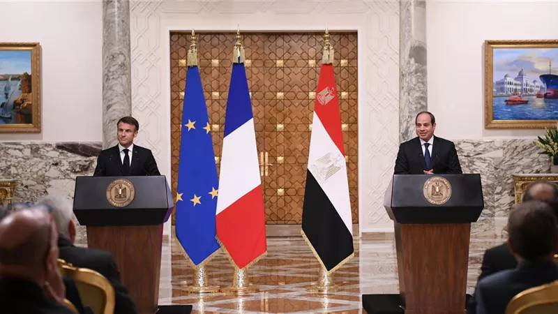 تفاصيل رسائل الرئيس السيسي وماكرون لحل الأزمة في غزة.. فيديو