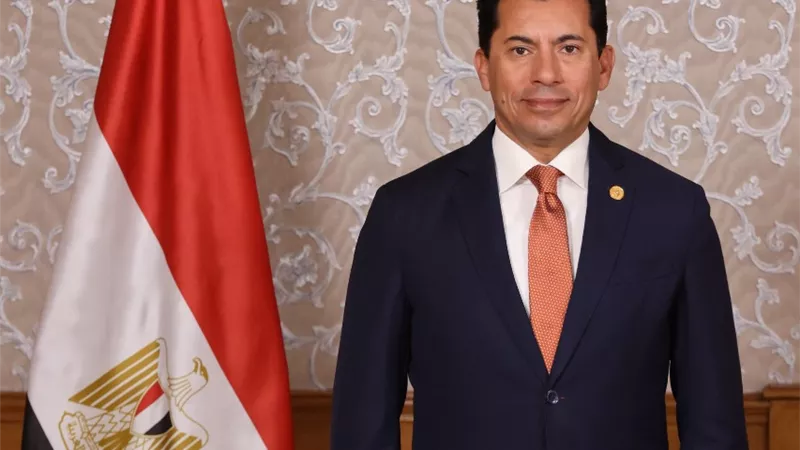 وزير الرياضة يُشيد بنتائج التجديف المصري في بطولة أفريقيا